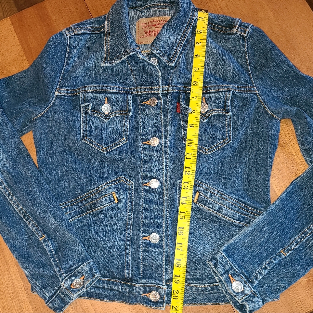 LEVI's Jean Jacket - Picture 9 of 10